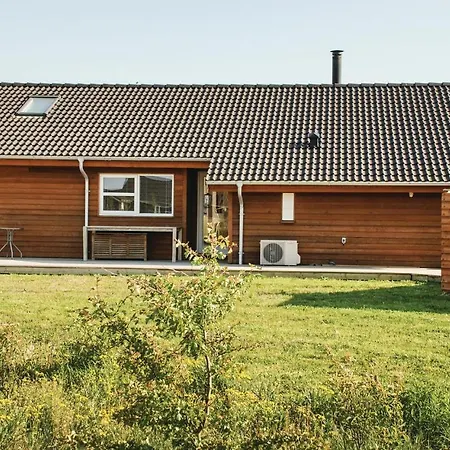 Three-bedroom Holiday In