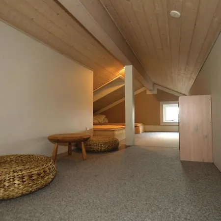 بيت للعطل Three-bedroom Holiday In *